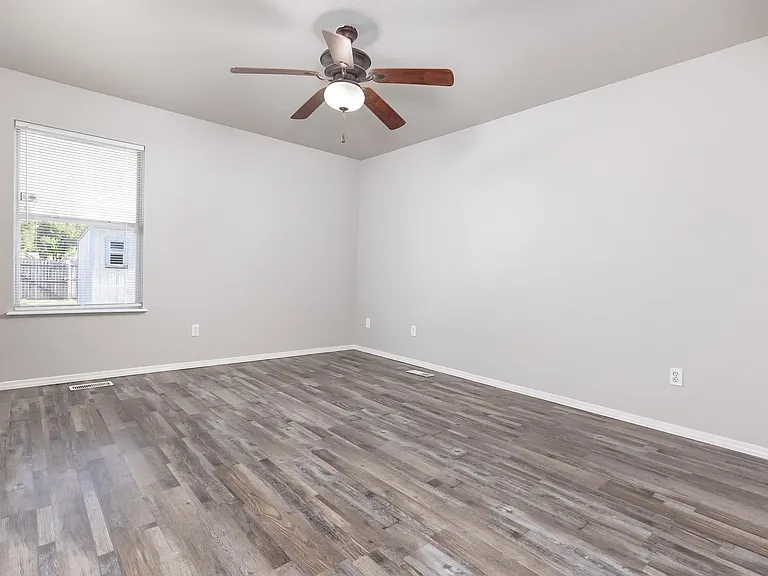 907 W Tesio Way — Photo 9