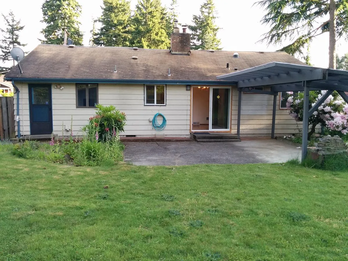 3 bed, 1020 sqft, $3,300 — Photo 3