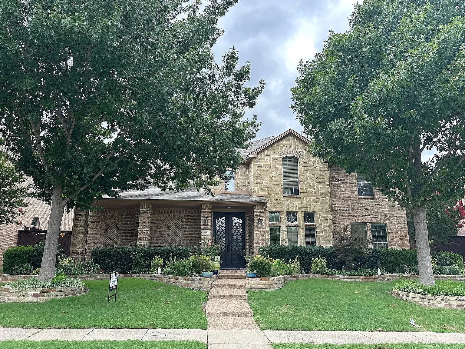 5 bed, 4455 sqft, $3,800 — Photo 1