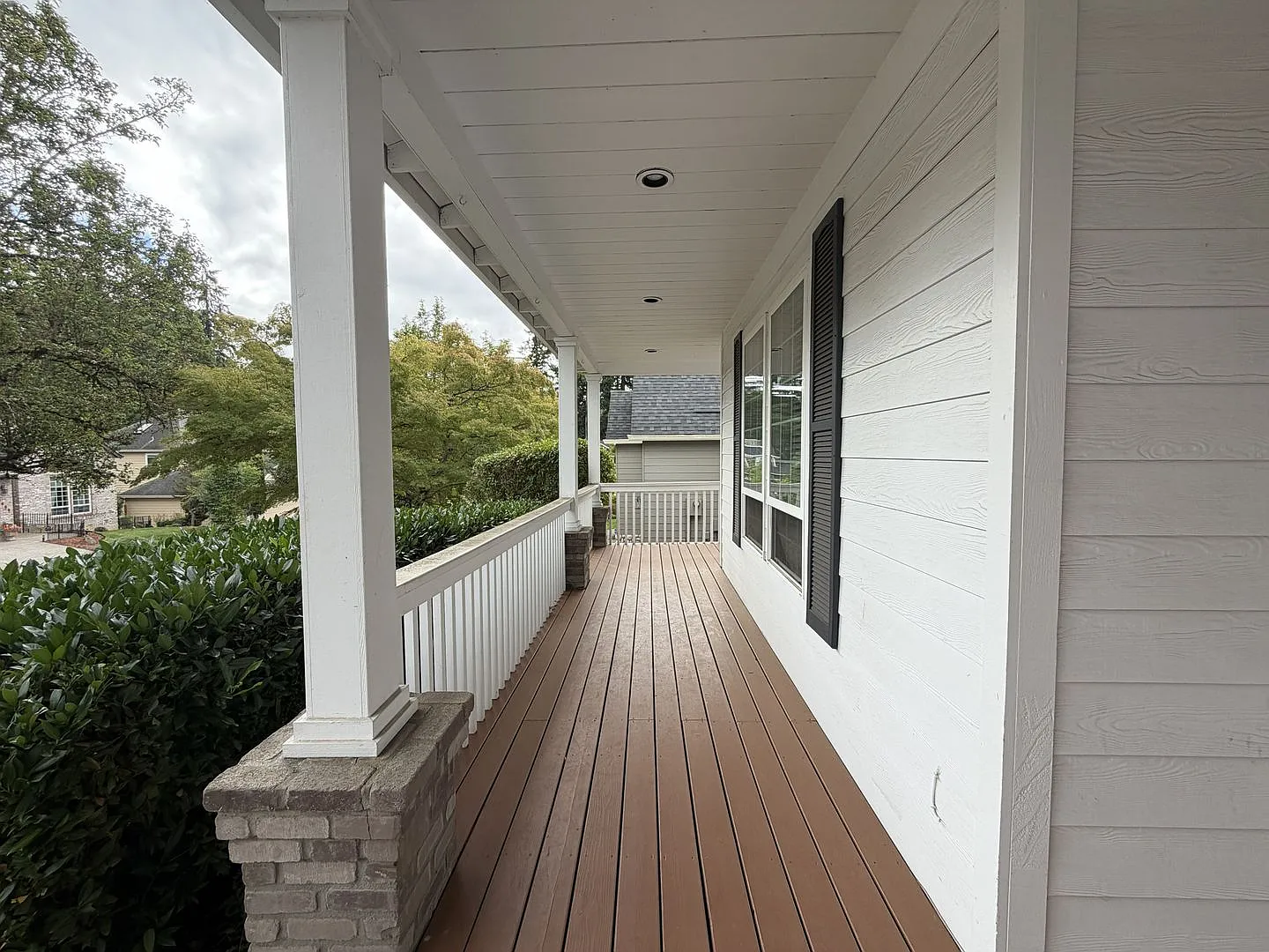 Tualatin 3 Bedroom with Den + Bonus Room 2.5 Bath Home! Close to Legacy Hospital. Has A/C, Includ... — Photo 4