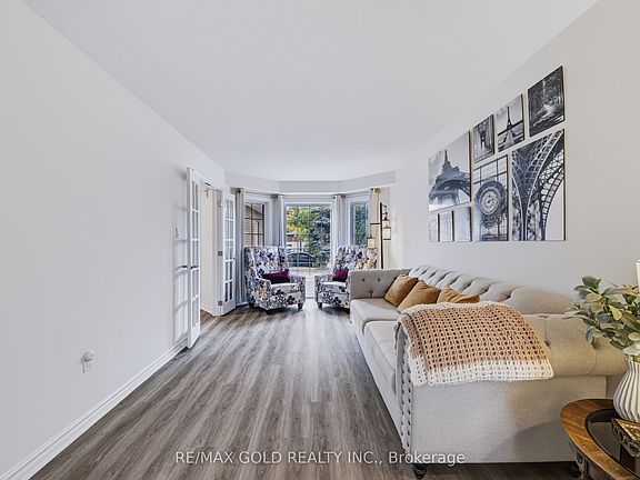 5th image of 43 Golden Meadow Rd