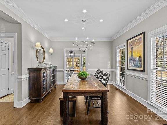 5th image of 5618 Camilla Dr
