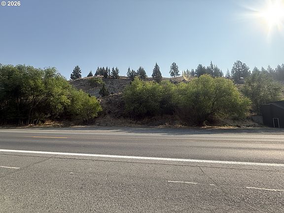 4th image of S Canyon Blvd