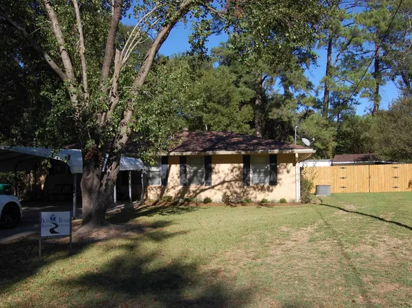 10619 Crescent Dr, Bastrop, LA 71220