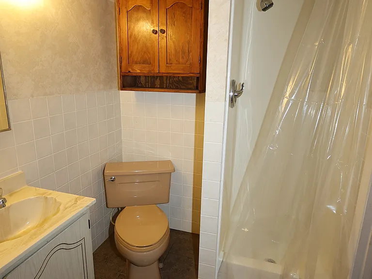 2908 Pleasant Plain Ave — Photo 8