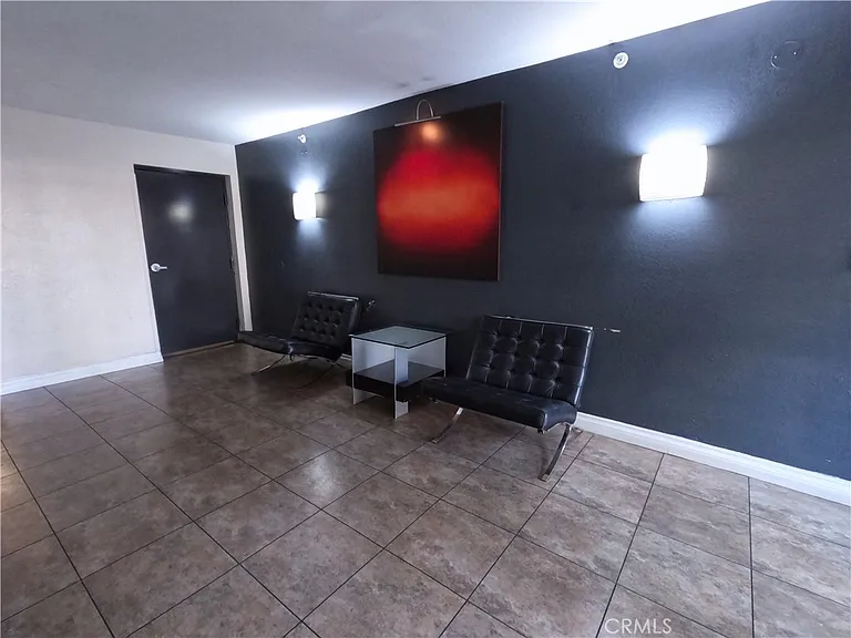 5510 Owensmouth Ave #213 — Photo 9
