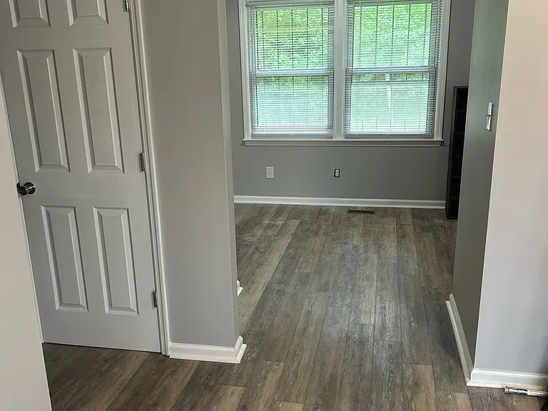 Entrance from the living room to dining area giving an open concept appeal