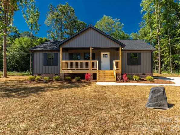 1433 Mack Dr, Mc Connells, SC 29726