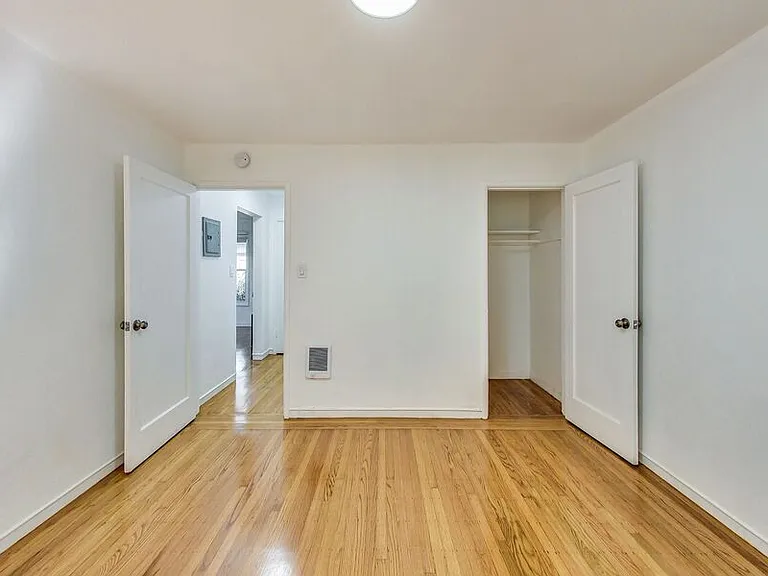 1207-1231 University Avenue — Photo 17