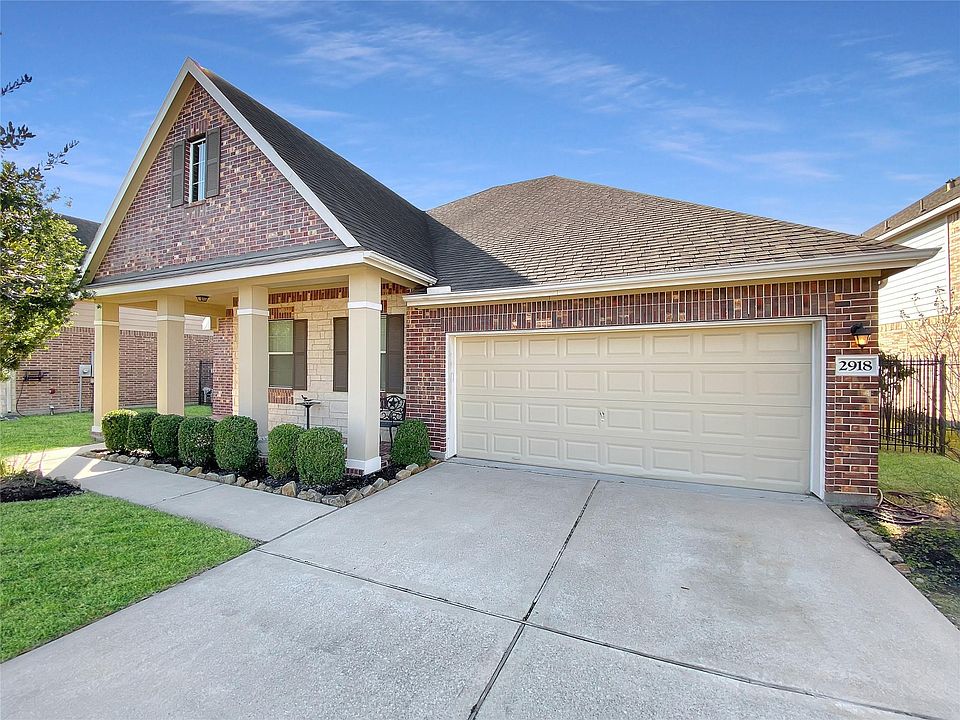 1st image of 2918 Lake Villa Dr