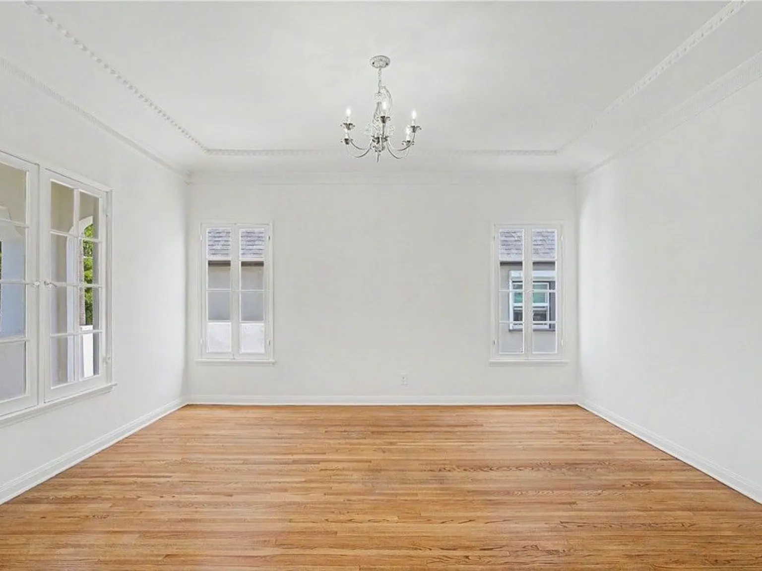 3 bed, 1930 sqft, $6,300 — Photo 3