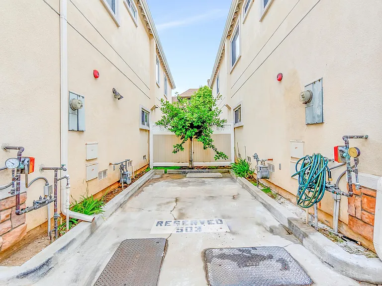 503 N Alhambra Ave — Photo 46