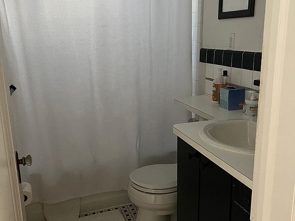 5th image of 622 5th St #1