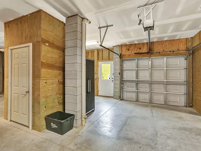 258 Silver Cypress Cir — Photo 41