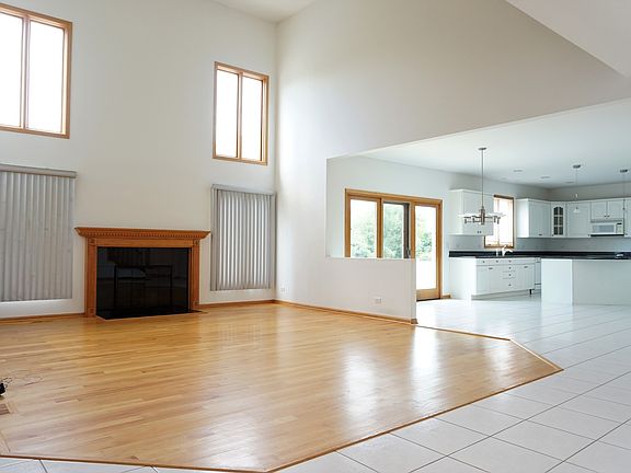 5th image of 241 McWalter Dr