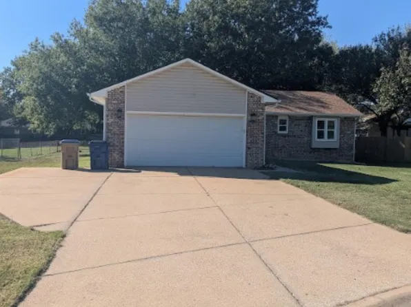 301 Scott St, Valley Center, KS 67147