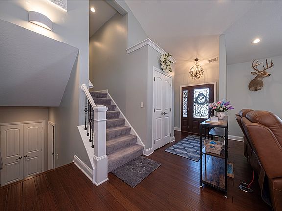 5th image of 3079 Warwick Dr