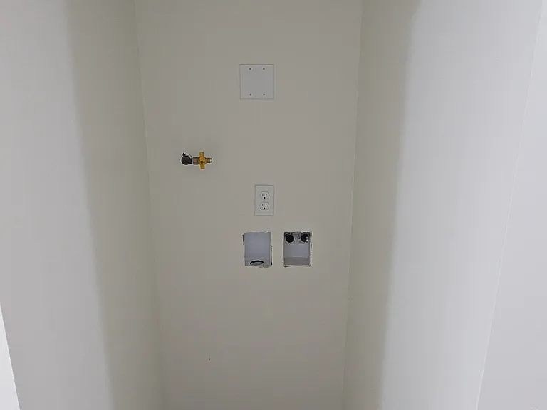 1932 S Erminia Way #A — Photo 10
