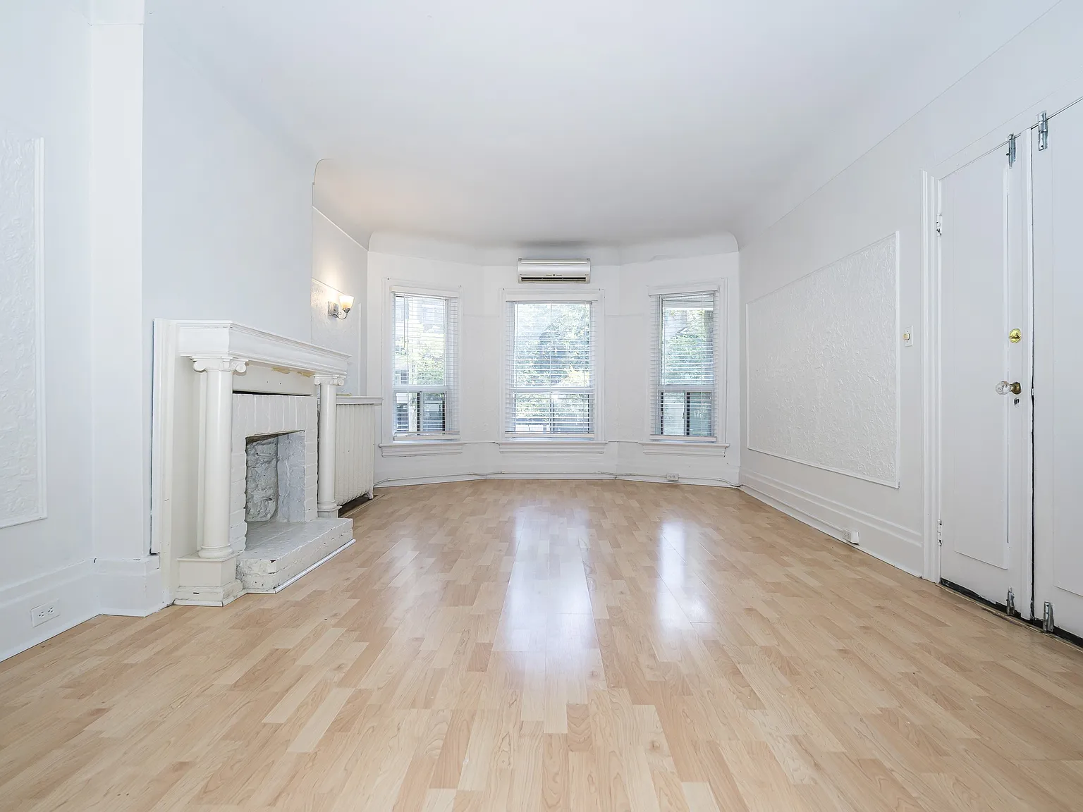 3 bed, 1000 sqft, $3,095 — Photo 3