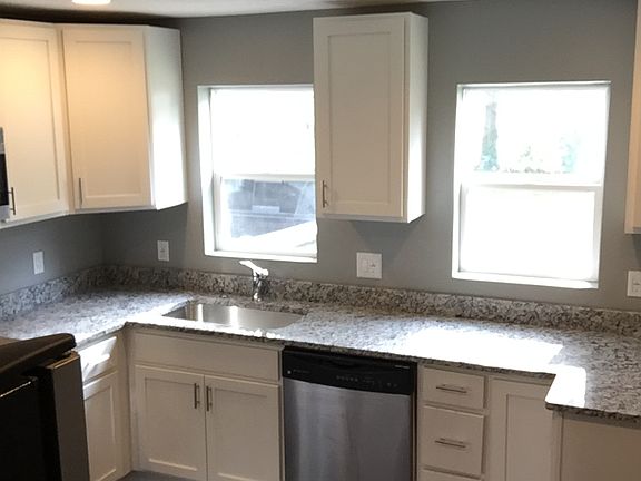4th image of 27150 Mallard Ave
