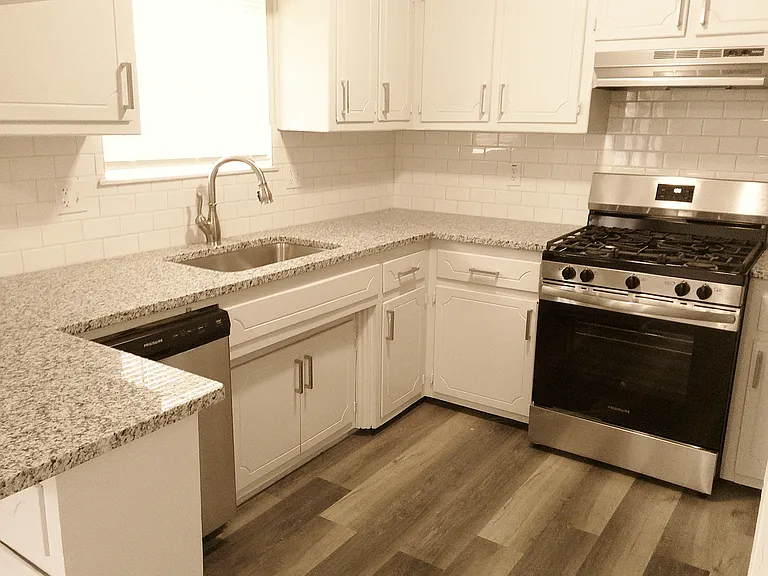 1505 S Howard Ave — Photo 4