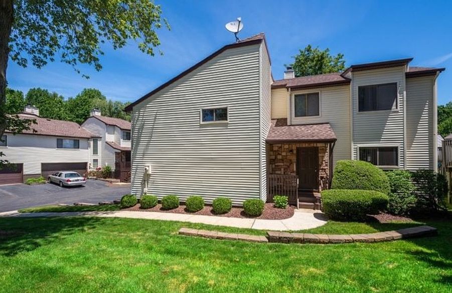 1st image of 10 Pennybrook Ln