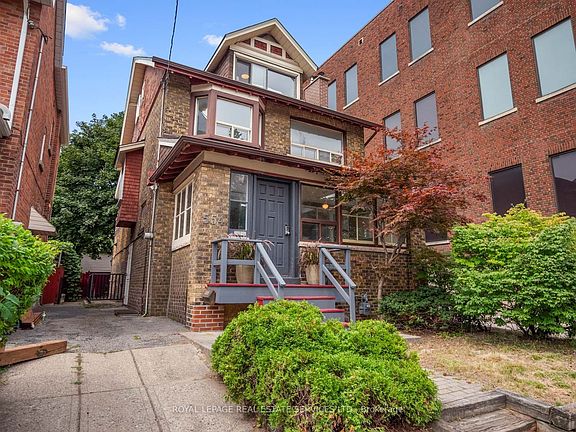 3rd image of 554 Runnymede Rd