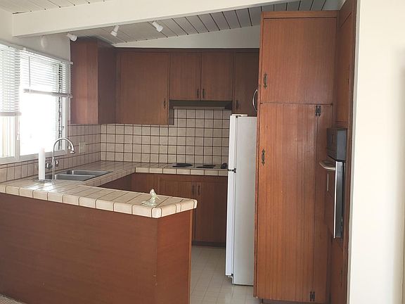 Kitchen, breakfast bar