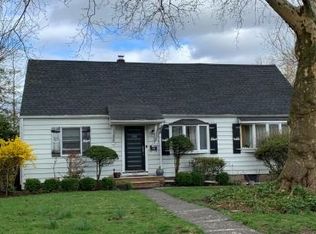 292 Concord St, Cresskill, NJ 07626