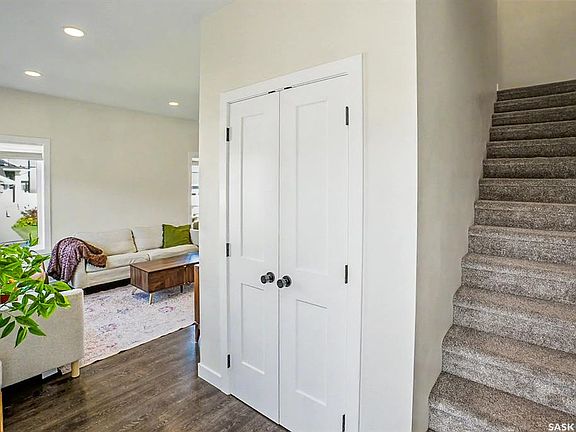 5th image of 895 McFaull RISE