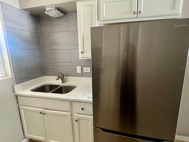 4913 W Columbus Dr #1 — Photo 6