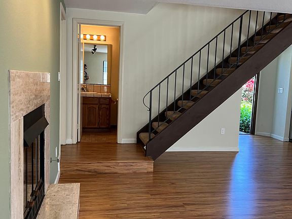 5th image of 4022 Lamont St APT 2