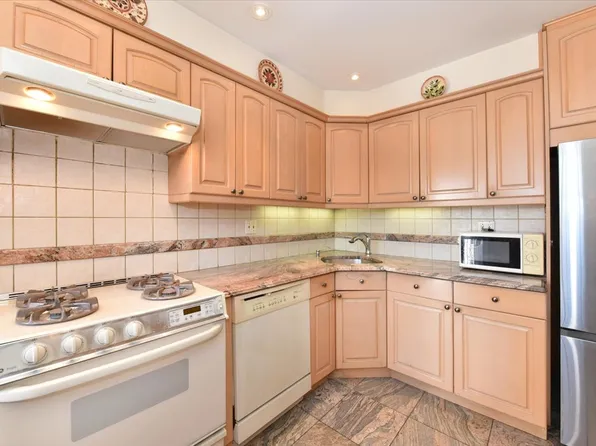 33-16 24th Avenue image 15 of 41