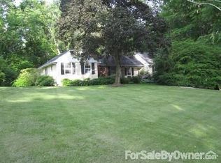 579 W Crescent Ave, Allendale, NJ 07401