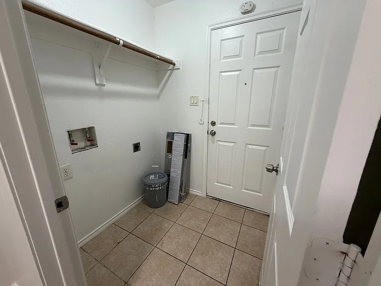 8118 Tanner Ave — Photo 11