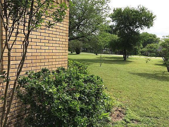 4th image of 1431 Shields Ave