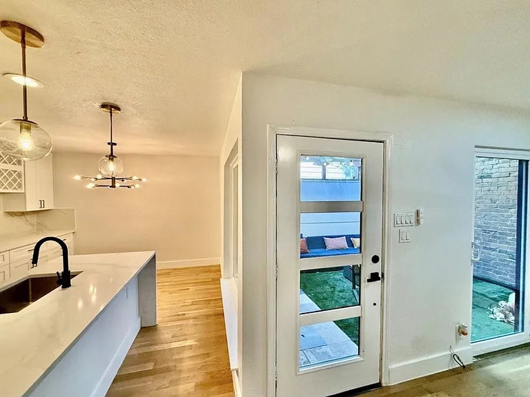 3929 Buena Vista St #F — Photo 3