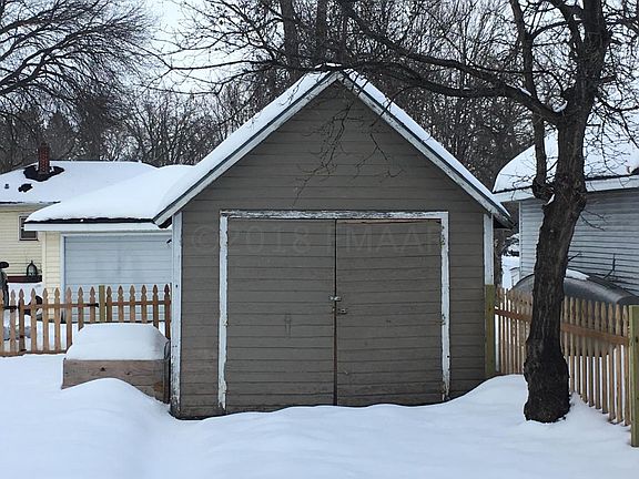 5th image of 303 Main Ave E