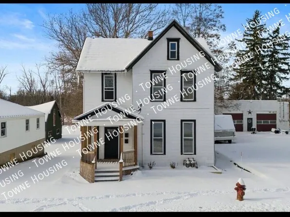 30 Cedar St, Akron, NY 14001