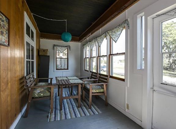 Cute front porch to relax on