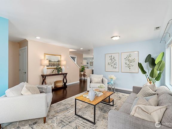 2nd image of 620 NW Arendal Way