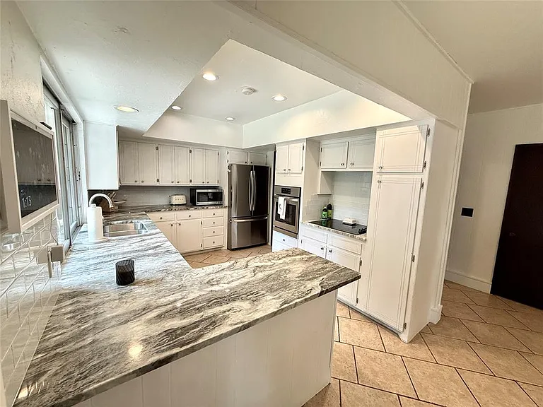 8809 N Kensington Rd — Photo 7