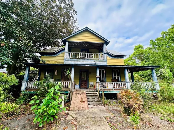 48 13th St, Apalachicola, FL 32320