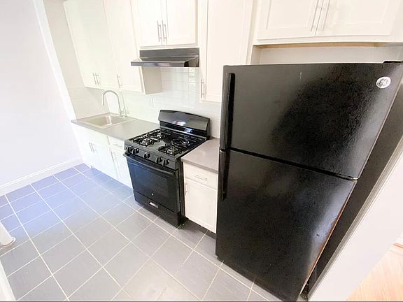 3rd image of 2800 Bronx Park E #2