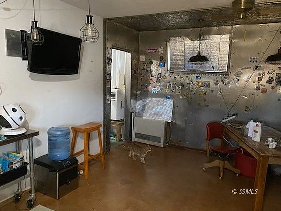 4th image of 14067 Roberts Ln