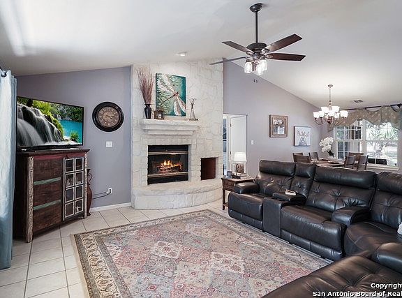 3rd image of 32732 Stahl Ln