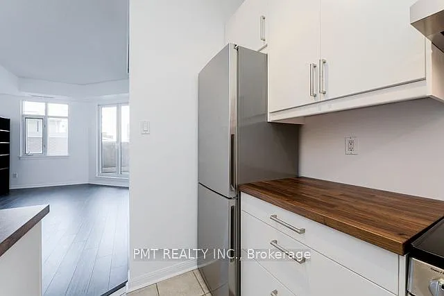 550 Front St W #427 — Photo 7