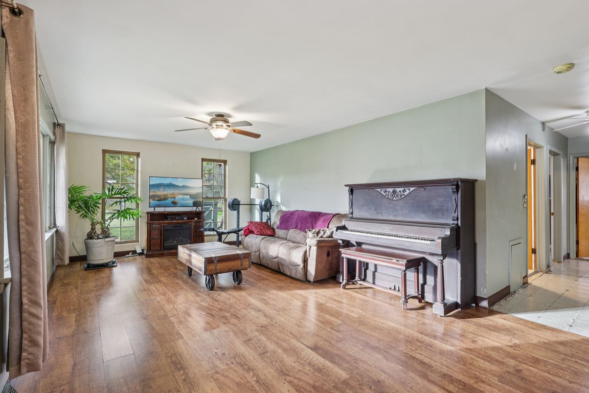 next background image