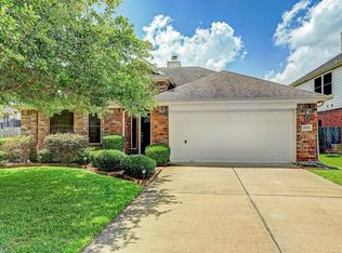 4930 Chase More Dr, Bacliff, TX 77518