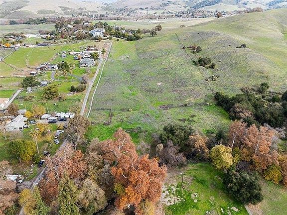 4th image of 20300 Almaden Rd